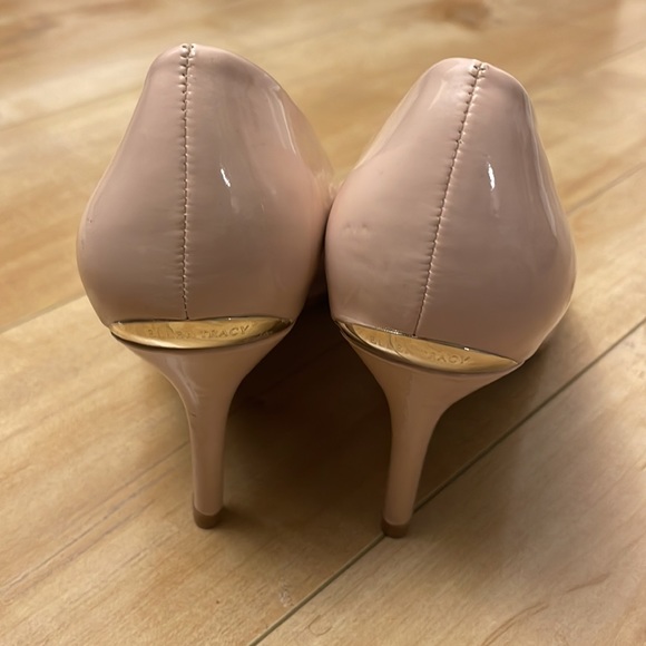 Ellen Tracy beige heels - Picture 4 of 6